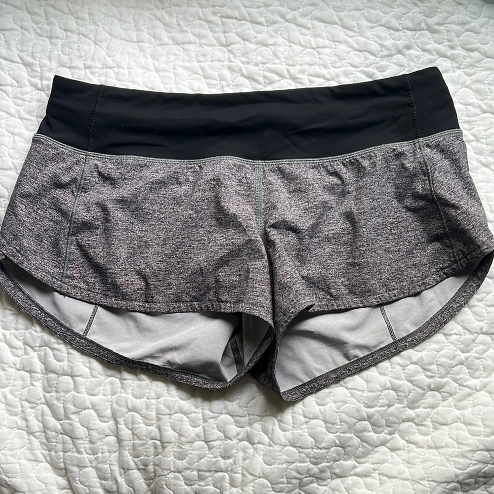 Lululemon Speed Up Shorts Size 6 Regular 2.5inch